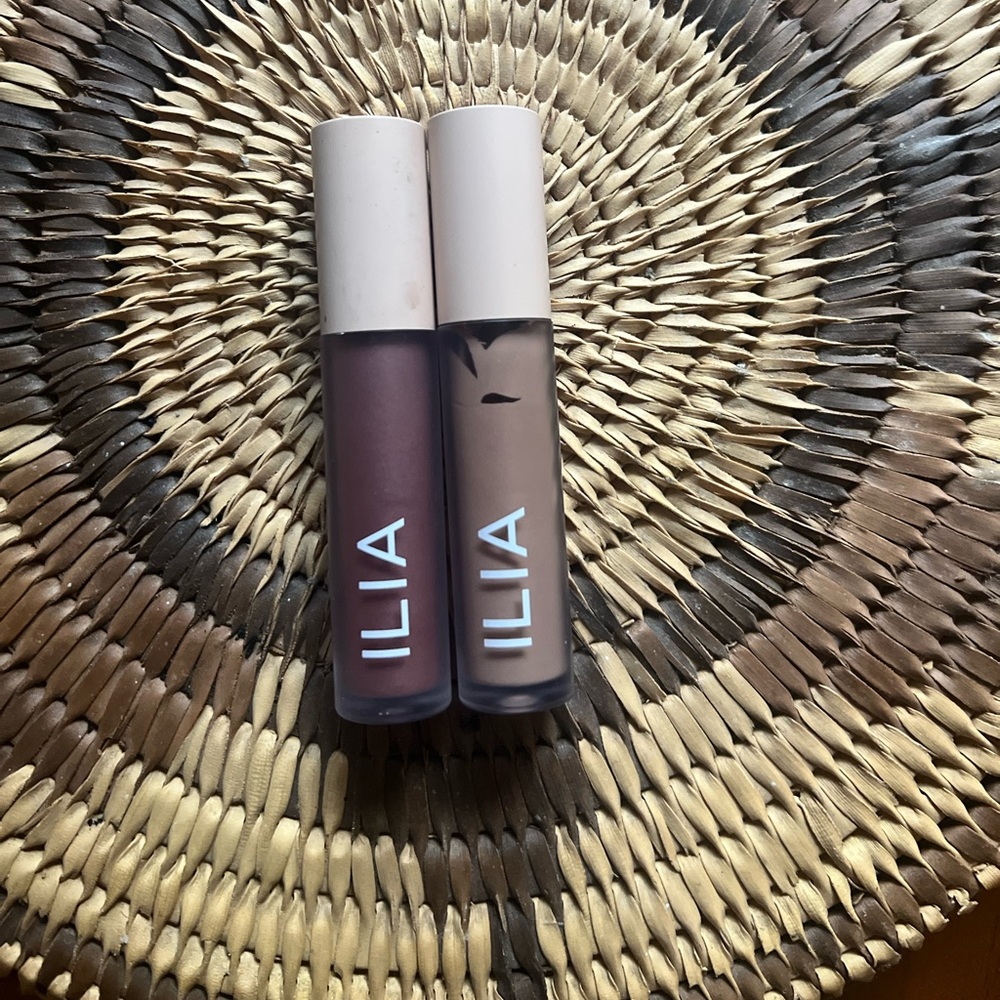 Ilia Liquid Powder Eye Shadow Tint Dim & Cork